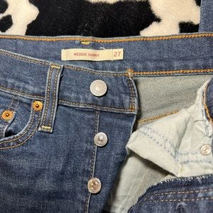Levi’s Wedgie Skinny Jeans size 27
